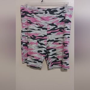 One Step Black Pink and Gray Camo Women Shorts 3x A-14
